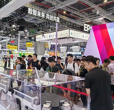 ?寰機(jī)器?產(chǎn)品與服務(wù)